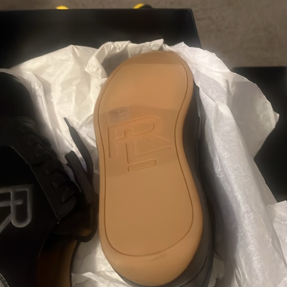 Brandnew - Picture 4 of 6